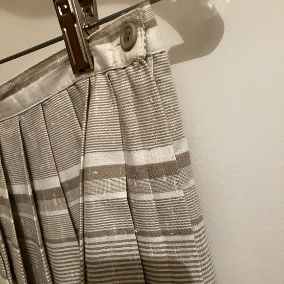 Seasons skirt, size 12, colour white/ pale khaki green? - Picture 2 of 5